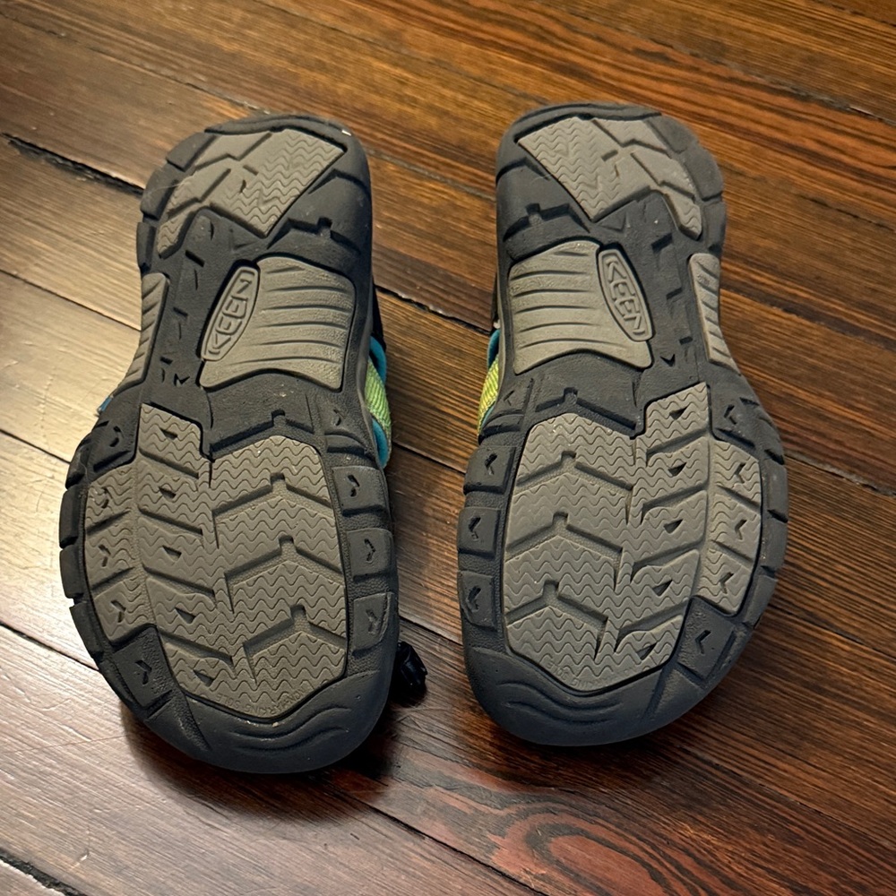 Keen Kids Adventure Sandals with Multicolor Straps - Picture 2 of 2